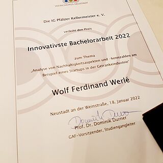 Urkunde für die innovativste Bachelorarbeit 2022