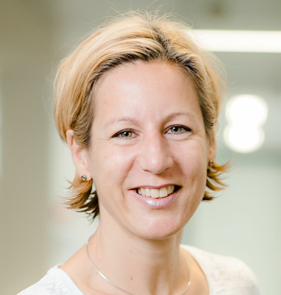 Portrait Photo von Prof. Dr. Maren Scharfenberger-Schmeer